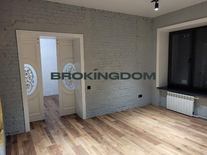 Здається квартира під бізнес.Пр-т Повітрофлотський 16 метро Вокзальна.