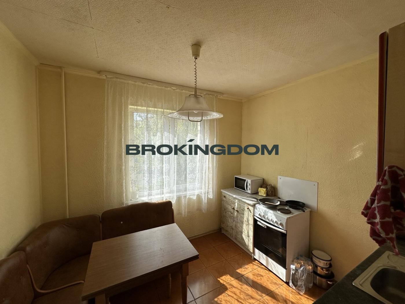 Продам 3к квартиру біля метро Житомирська